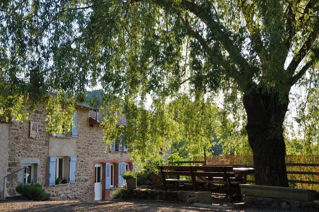 Hotel La Ferme Aux Abeilles Ambierle Exteriér fotografie