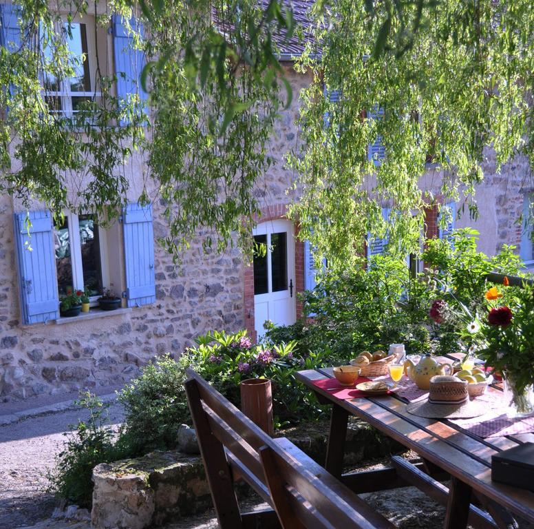 Hotel La Ferme Aux Abeilles Ambierle Exteriér fotografie