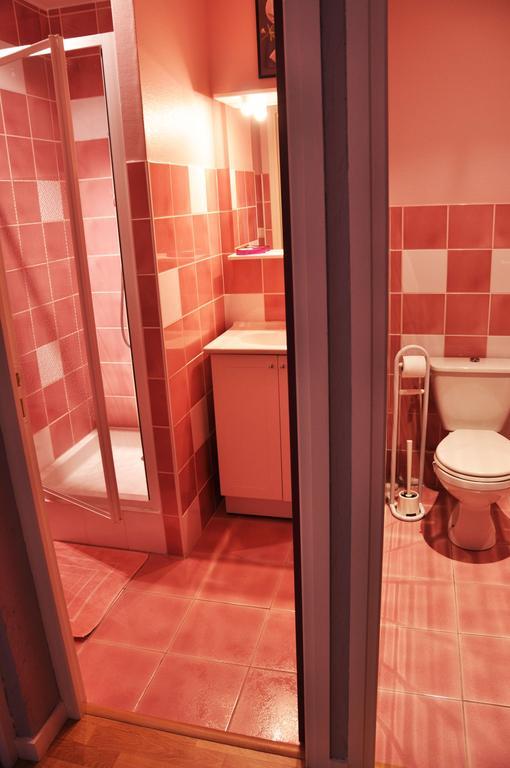 Hotel La Ferme Aux Abeilles Ambierle Pokoj fotografie